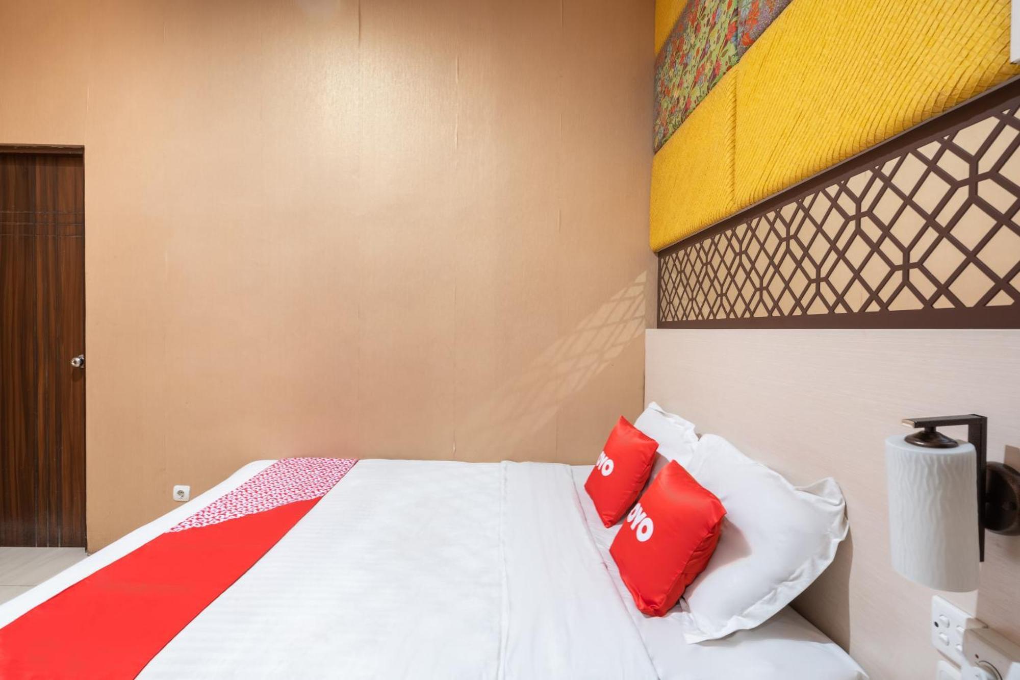 Hotel Super Oyo Flagship 91863 Metro House